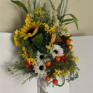 Sunflower & White Daisy Wall Bouquet – Yellow, White, Orange